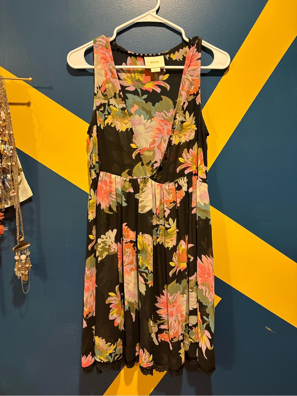 Anthropologie Maeve Sheer Black Floral V-Neck Tunic Top EUC